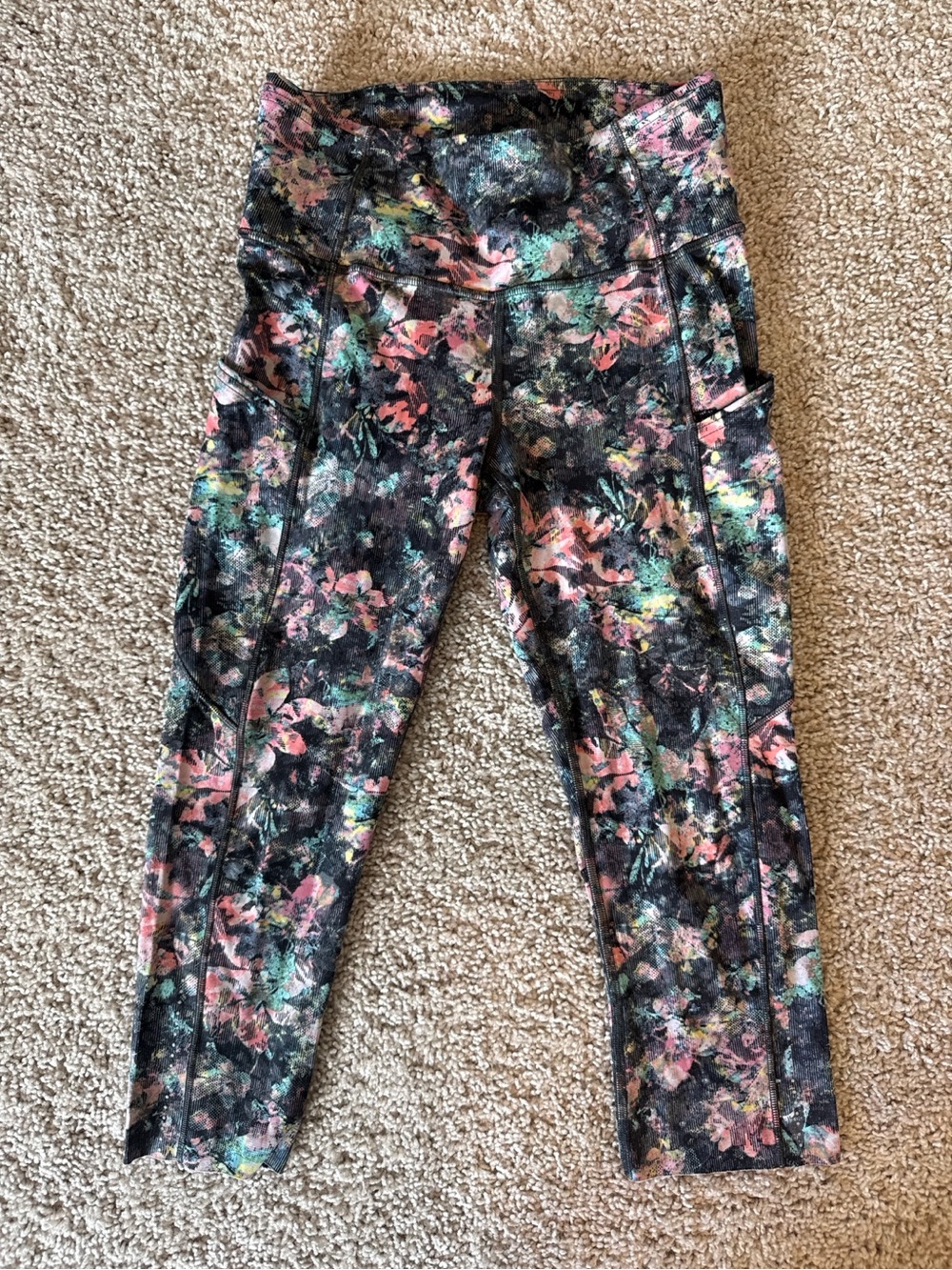 Lululemon Speed Up Crop Leggings Size 6 Floral Print
